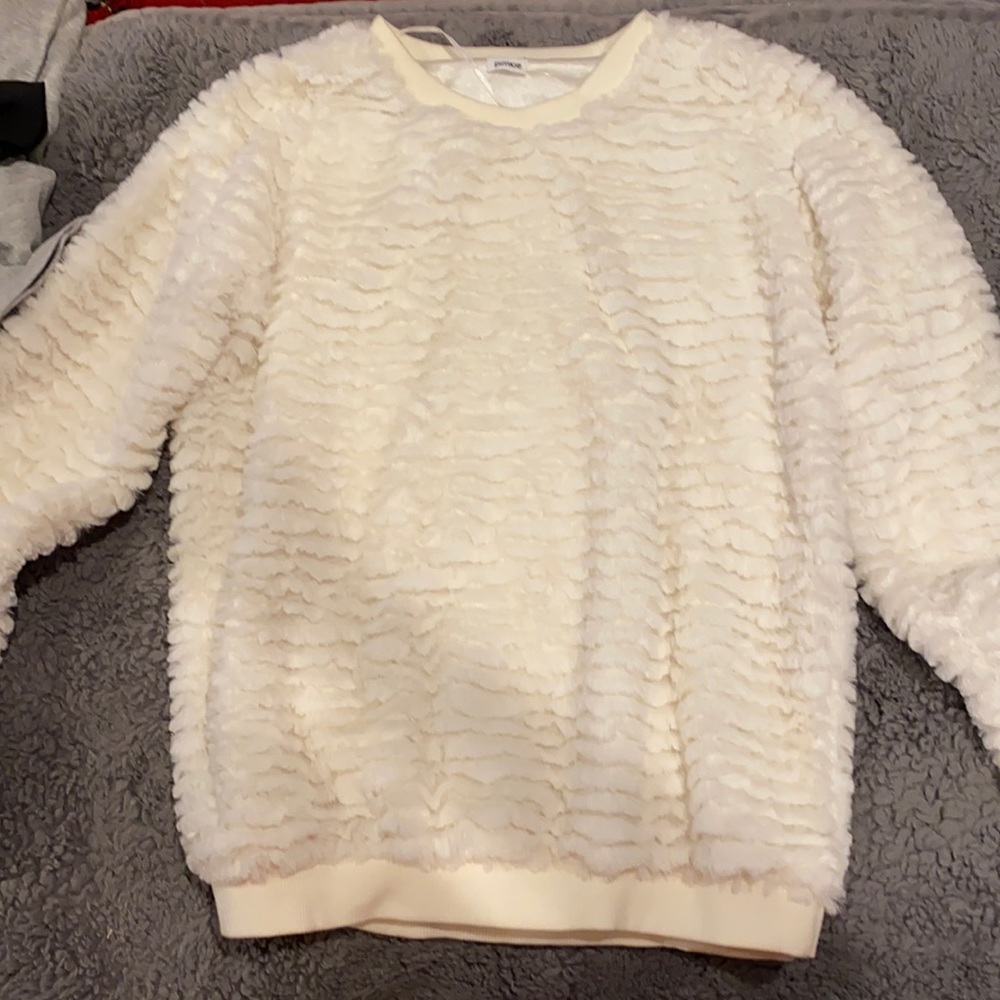 Shite furry sweater